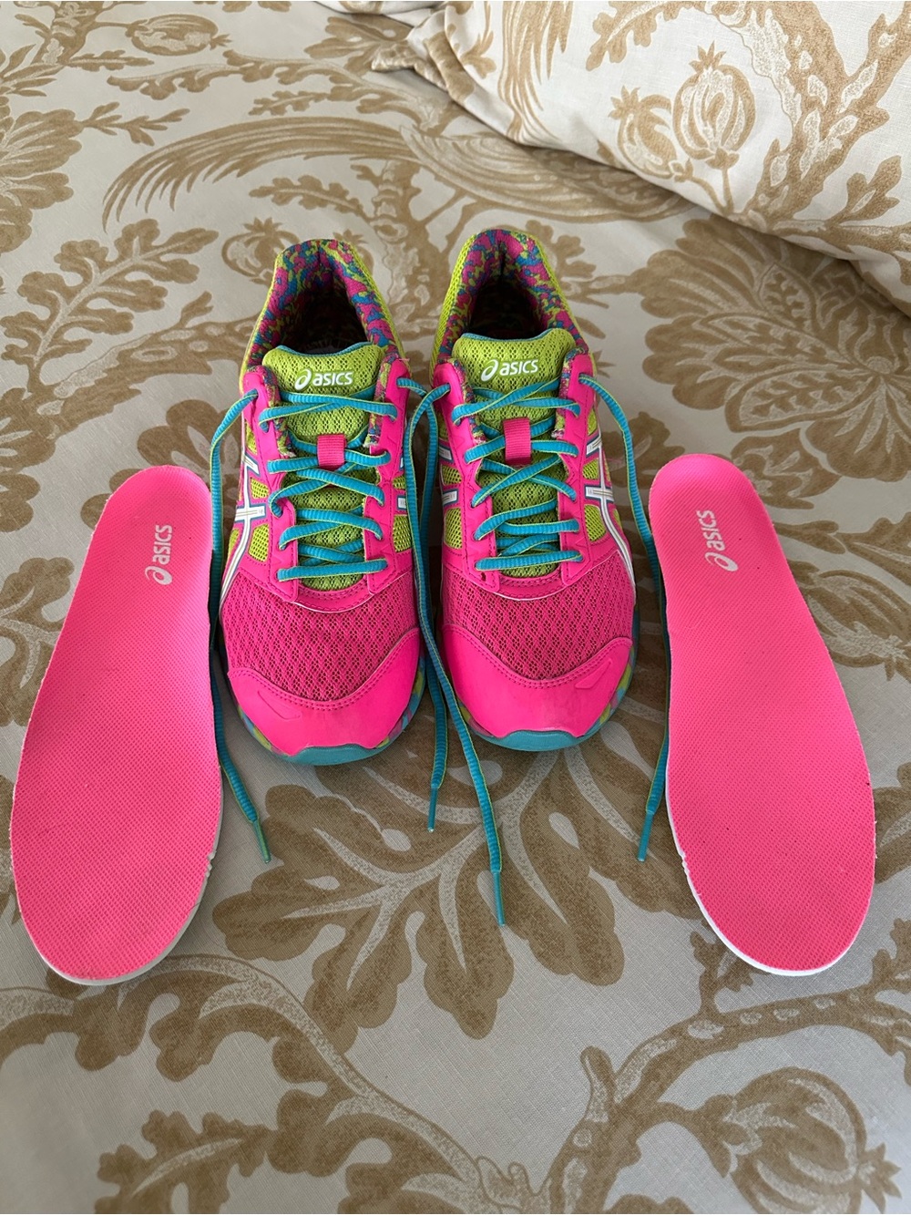 ASICS Gel Running Shoes - Picture 2 of 9